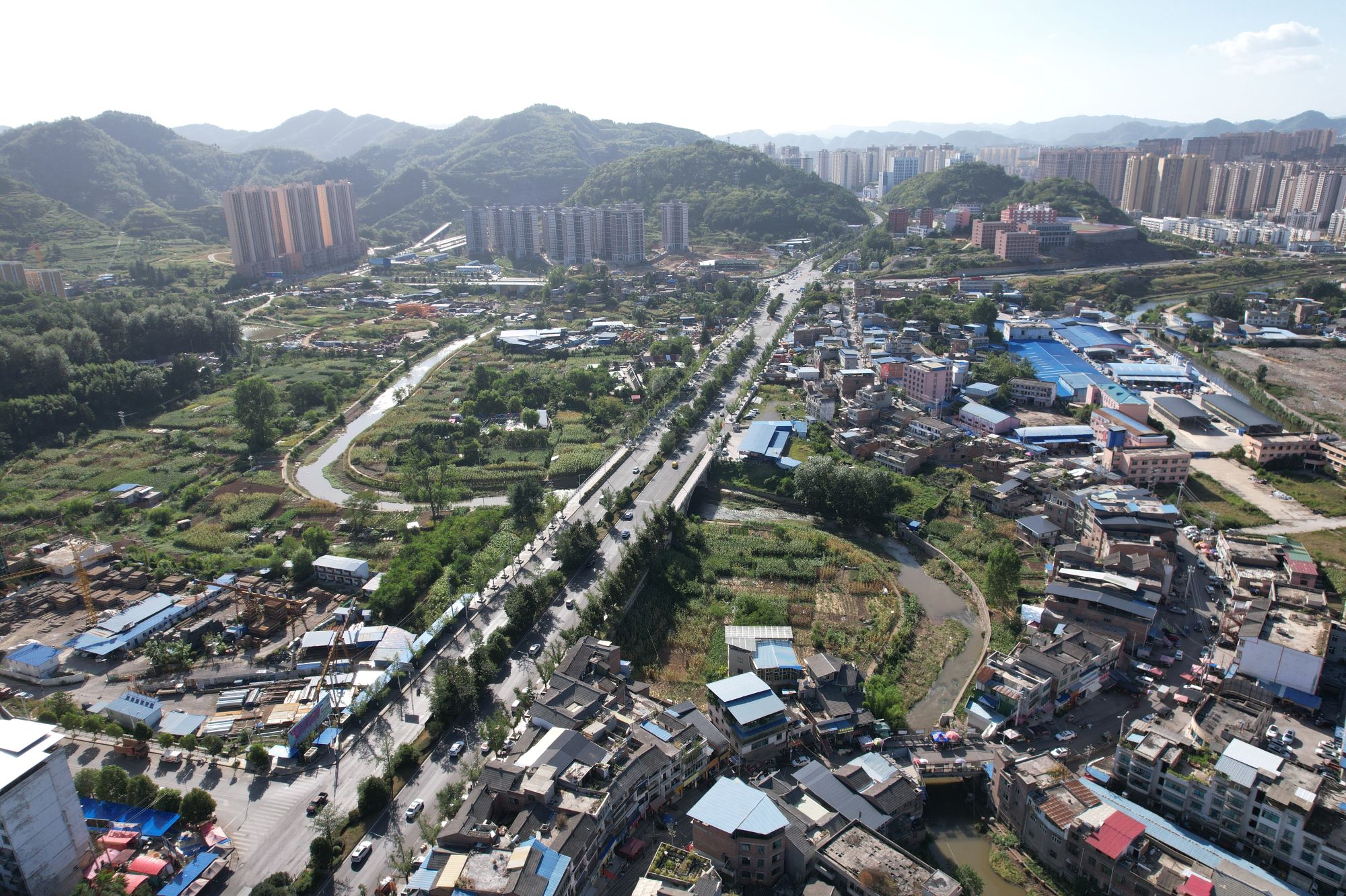 The industrial and residential fabric along the project corridor